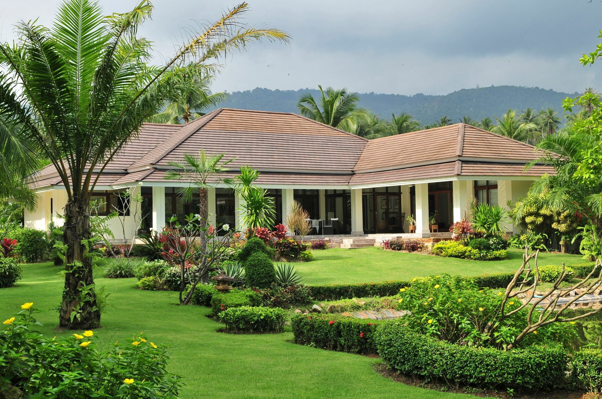 Baan Rim Bueng Villa